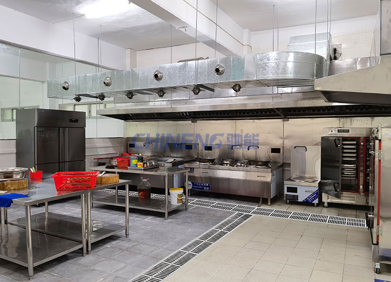 科視光學(xué)員工食堂廚房烹飪區(qū)全景