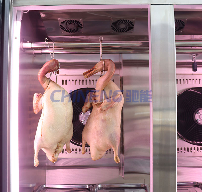 想讓烤鴨的表皮松脆可口？你需要一臺智能晾胚柜！